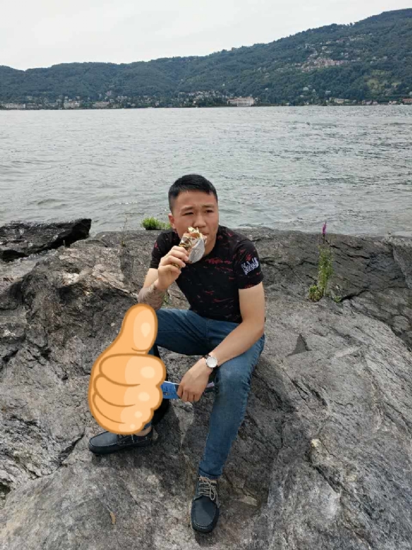 绚烂背后的平淡的第一张照片--石狮相亲网