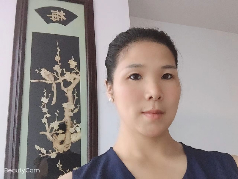 微笑的第一张照片--石狮相亲网