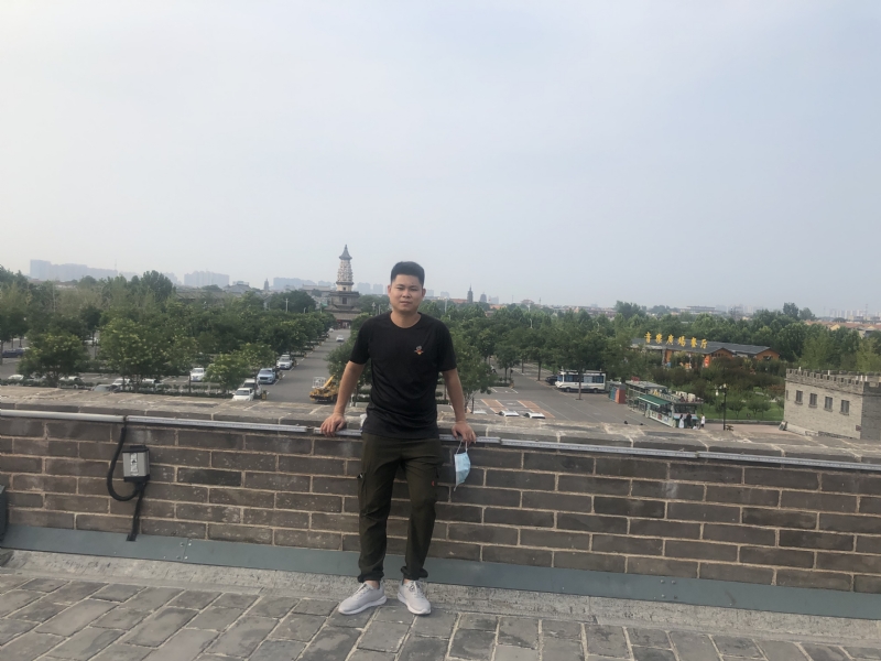 123.向左向右的第一张照片--石狮相亲网