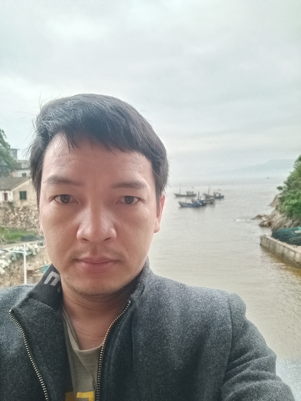 啊亮的第一张照片--石狮相亲网