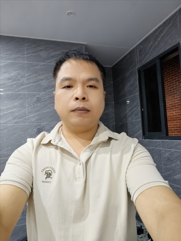 刘两水的第一张照片--石狮相亲网